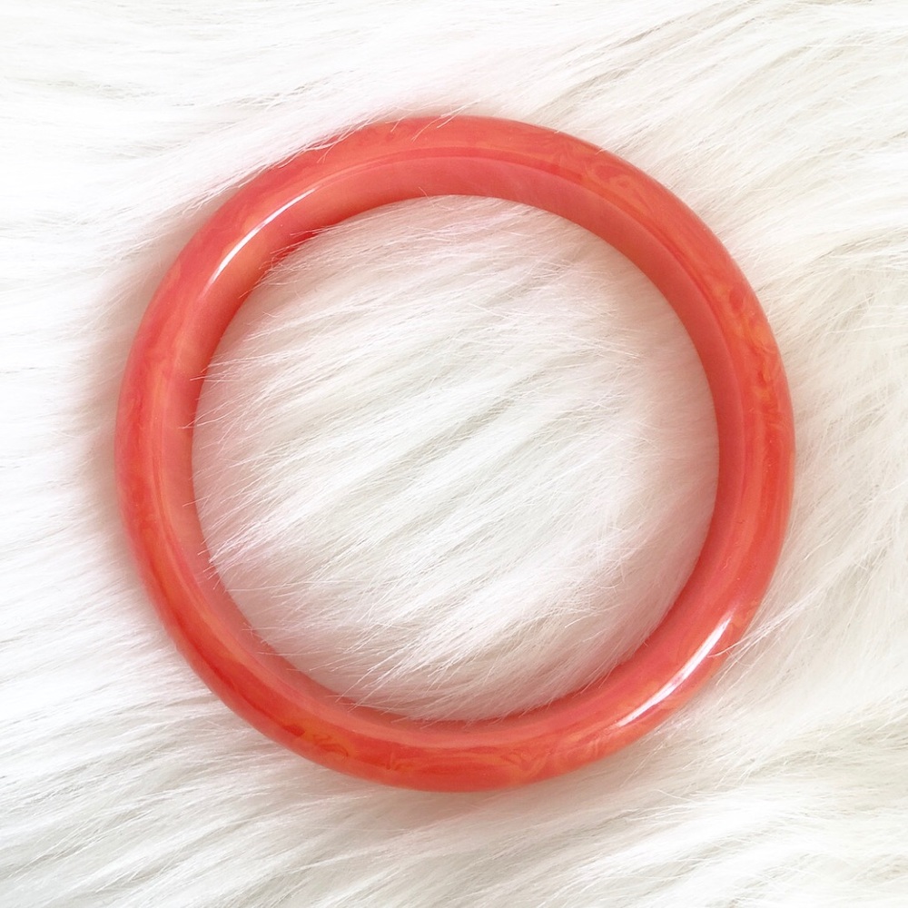 Vintage Bakelite Watermelon Bangle - Picture 2 of 6